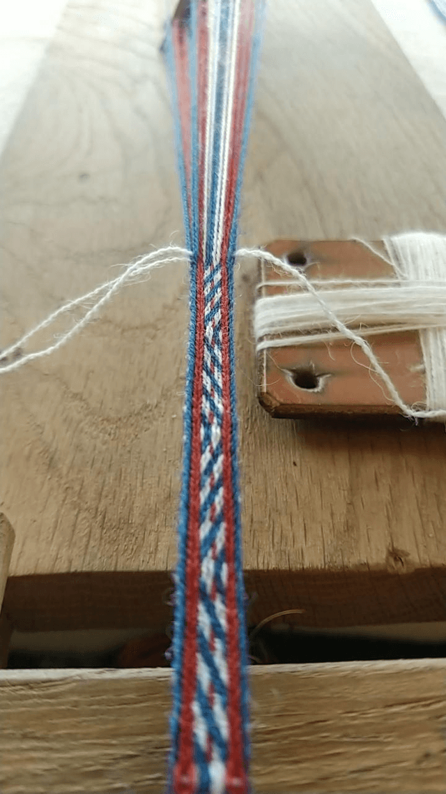 Galon tissage aux tablettes, kaukola